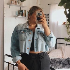 Cropped denim jacket